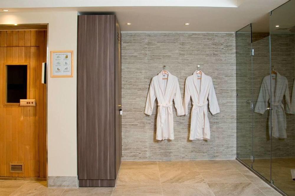 Wyndham Garden Kennedy Hotel Santiago del Cile