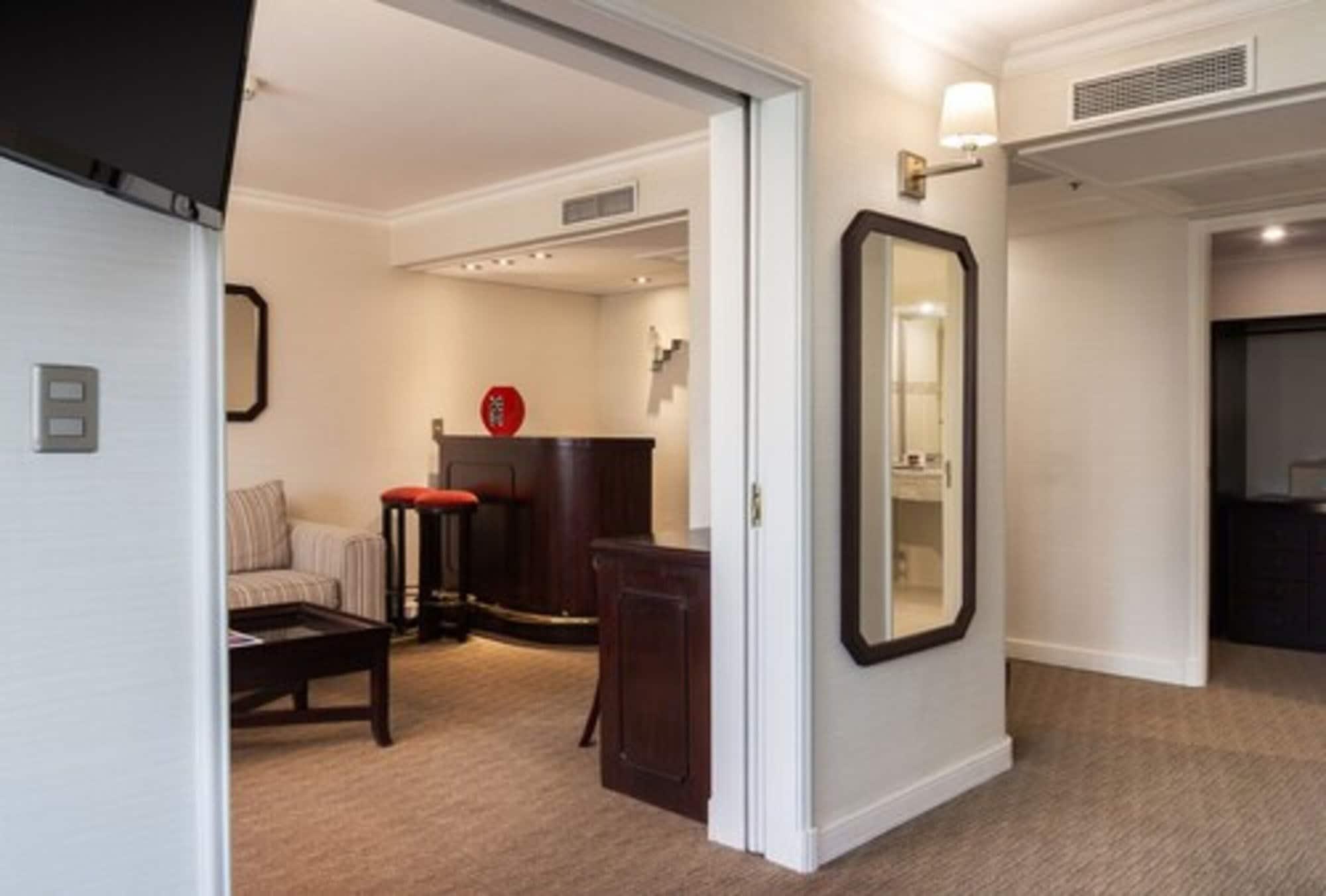 Wyndham Garden Kennedy Hotel Santiago del Cile