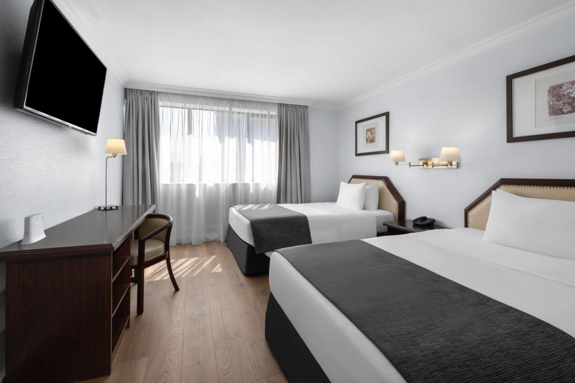 Wyndham Garden Kennedy Hotel Santiago del Cile